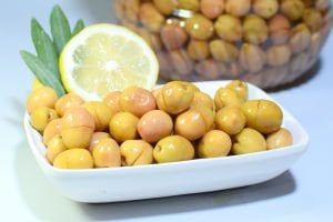 Sazak Yeşil Kırma Zeytin Mut Zeytini İri Taneli (261-290 M Kalibre) 5 lt Pet